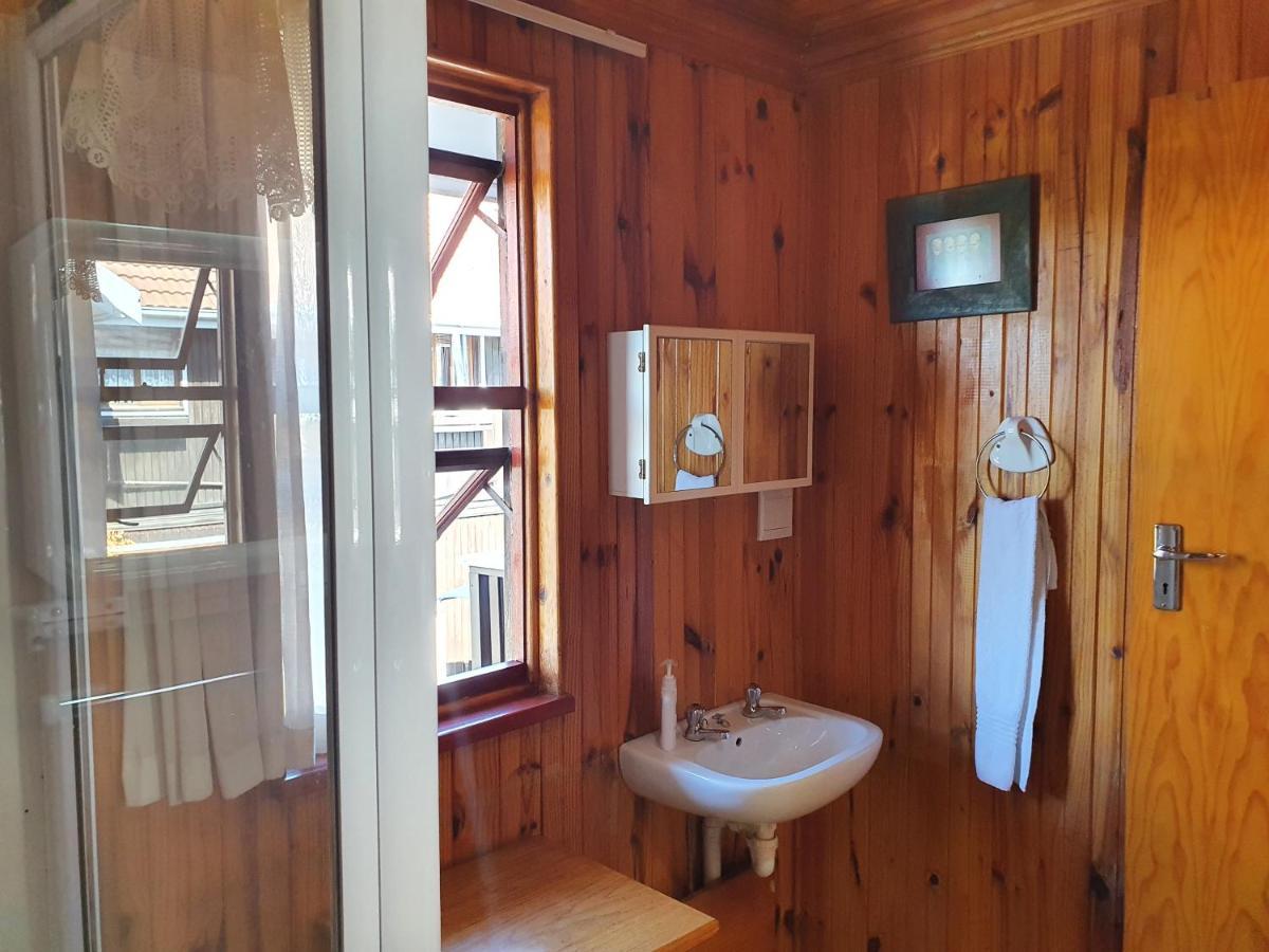Lakeside Accommodation Knysna Exterior photo